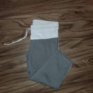 FABLETICS-HEATHER GREY-Capri-Pant-Size L